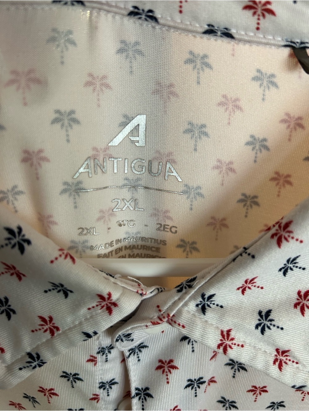 Antigua White Short-Sleeve Palm Print Button-Down Shirt with Red & Navy Palms